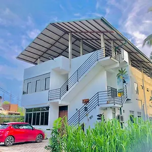 Hostal Ceylon - Airport Transit, Negombo